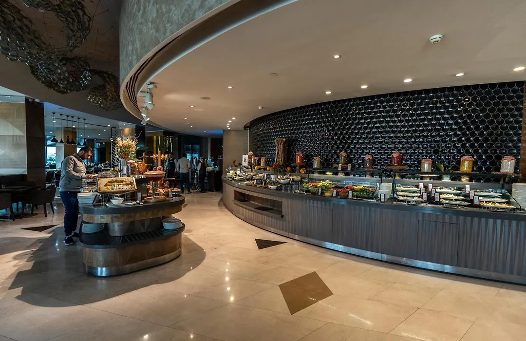 Hilton Istanbul Kozyatagi-1